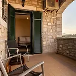 Papadeas Holiday home *