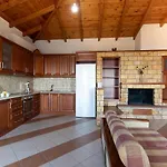 Holiday home Papadeas *