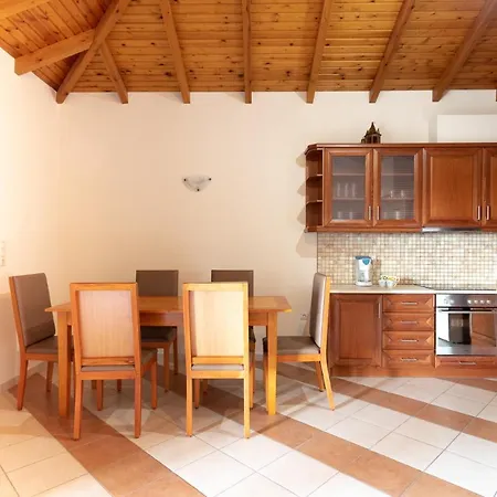 Vakantiehuis Papadeas *