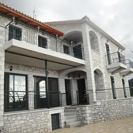 Papadeas Holiday home *