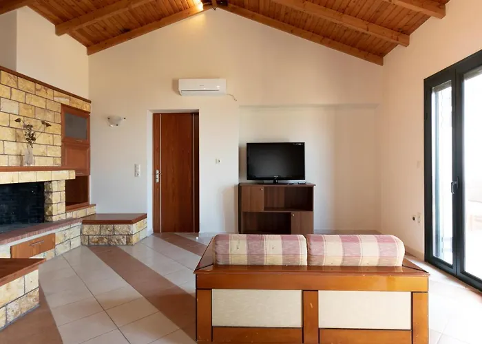 Papadeas Hébergement de vacances Megali Mantineia