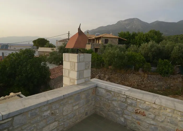 Papadeas Hébergement de vacances Megali Mantineia